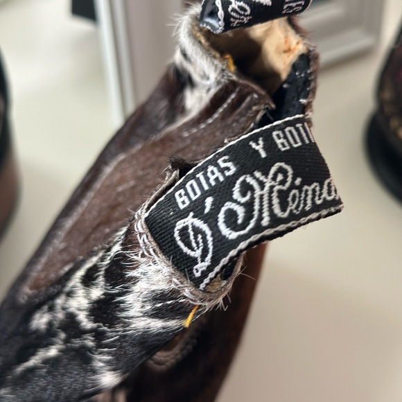 Cowhide boots size 6 - Picture 2 of 4